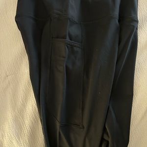 Hey nut leggings with side pocket-size small